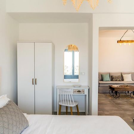 Santorossa Luxury Villas Emporio  Exterior foto