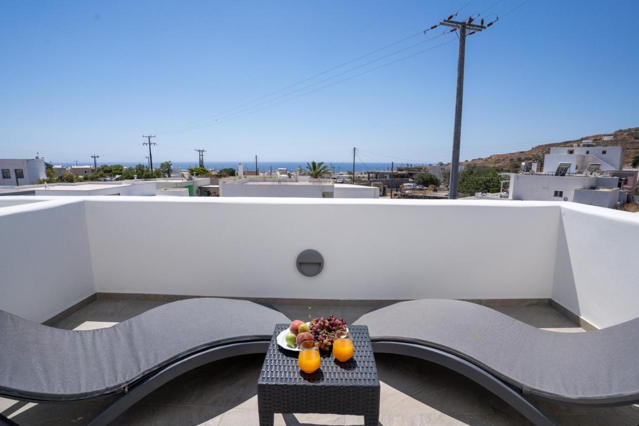 Santorossa Luxury Villas Emporio  Exterior foto