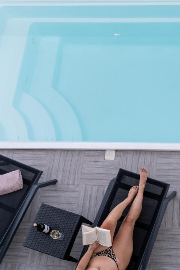 Santorossa Luxury Villas Emporio  Exterior foto