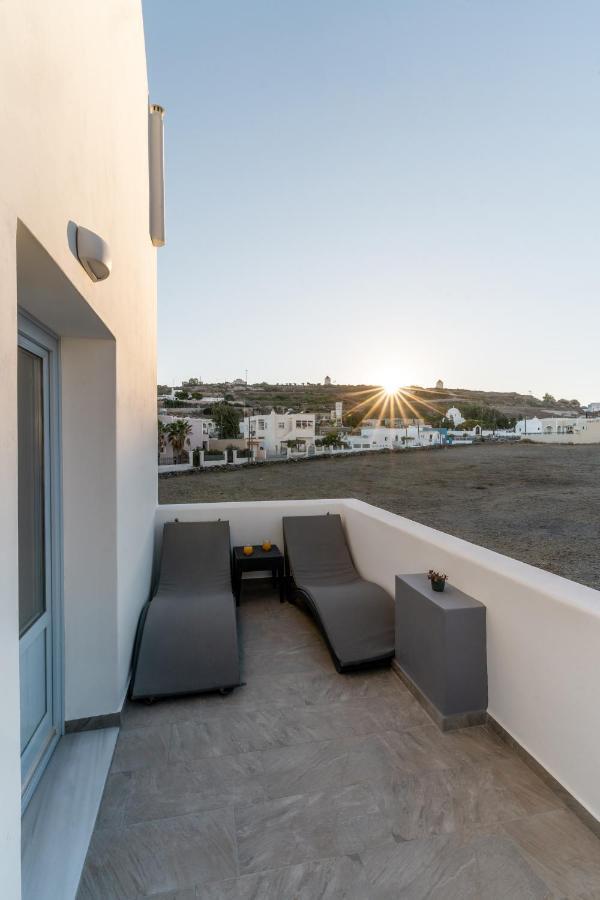 Santorossa Luxury Villas Emporio  Exterior foto